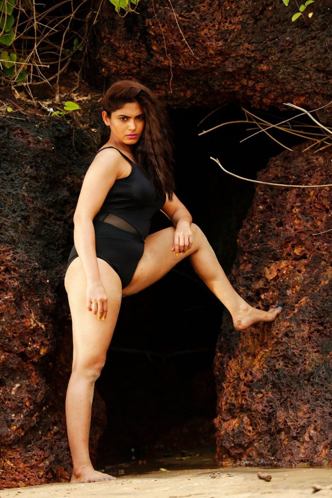 Most-Hottest-Pics-of-Naina-Ganguly-in-al