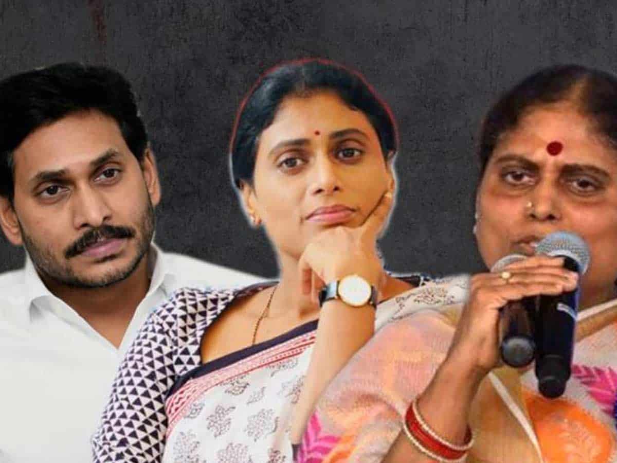 Jagan Distancing Himself From His Mom Too?