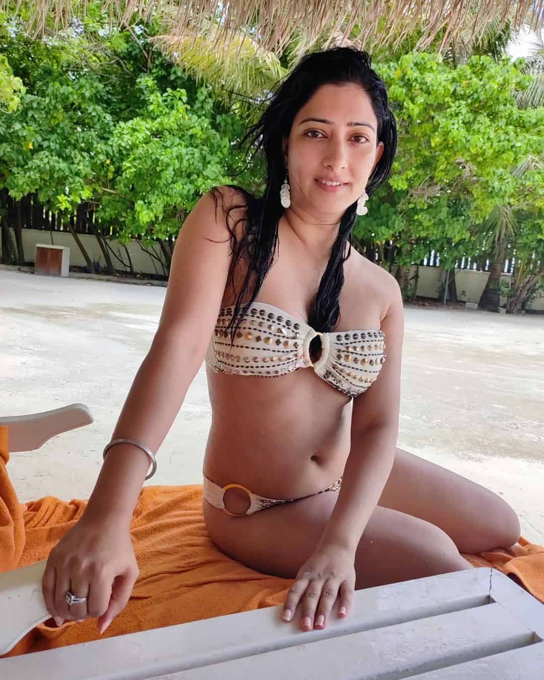 Pics: First Time In Maldives, Niharica slays It In Bikini